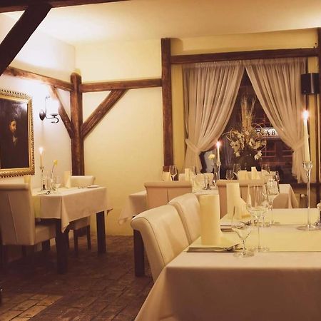 Barock Restaurant & Pension Topolcany Exterior foto