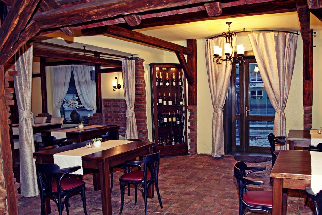 Barock Restaurant & Pension Topolcany Exterior foto
