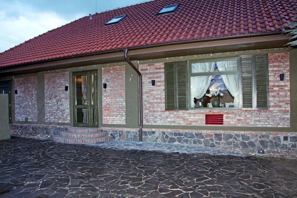 Barock Restaurant & Pension Topolcany Quarto foto