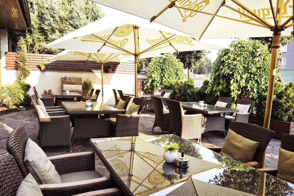 Barock Restaurant & Pension Topolcany Exterior foto