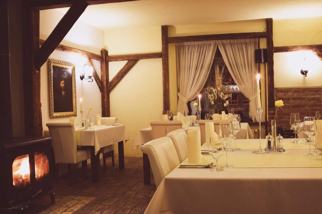 Barock Restaurant & Pension Topolcany Exterior foto